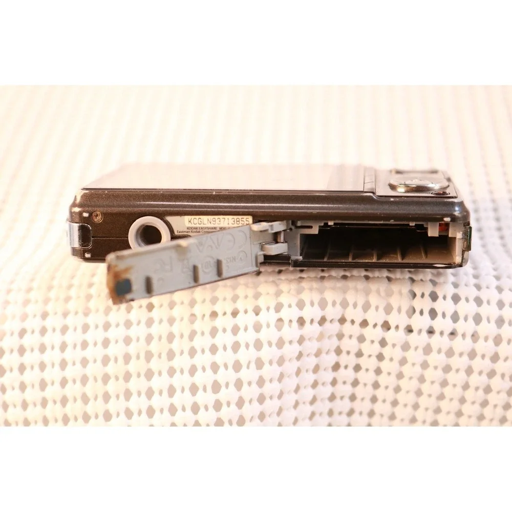 Kodak EasyShare MD41 Digital Camera 3X Optical Zoom Untested Parts Repair Brown